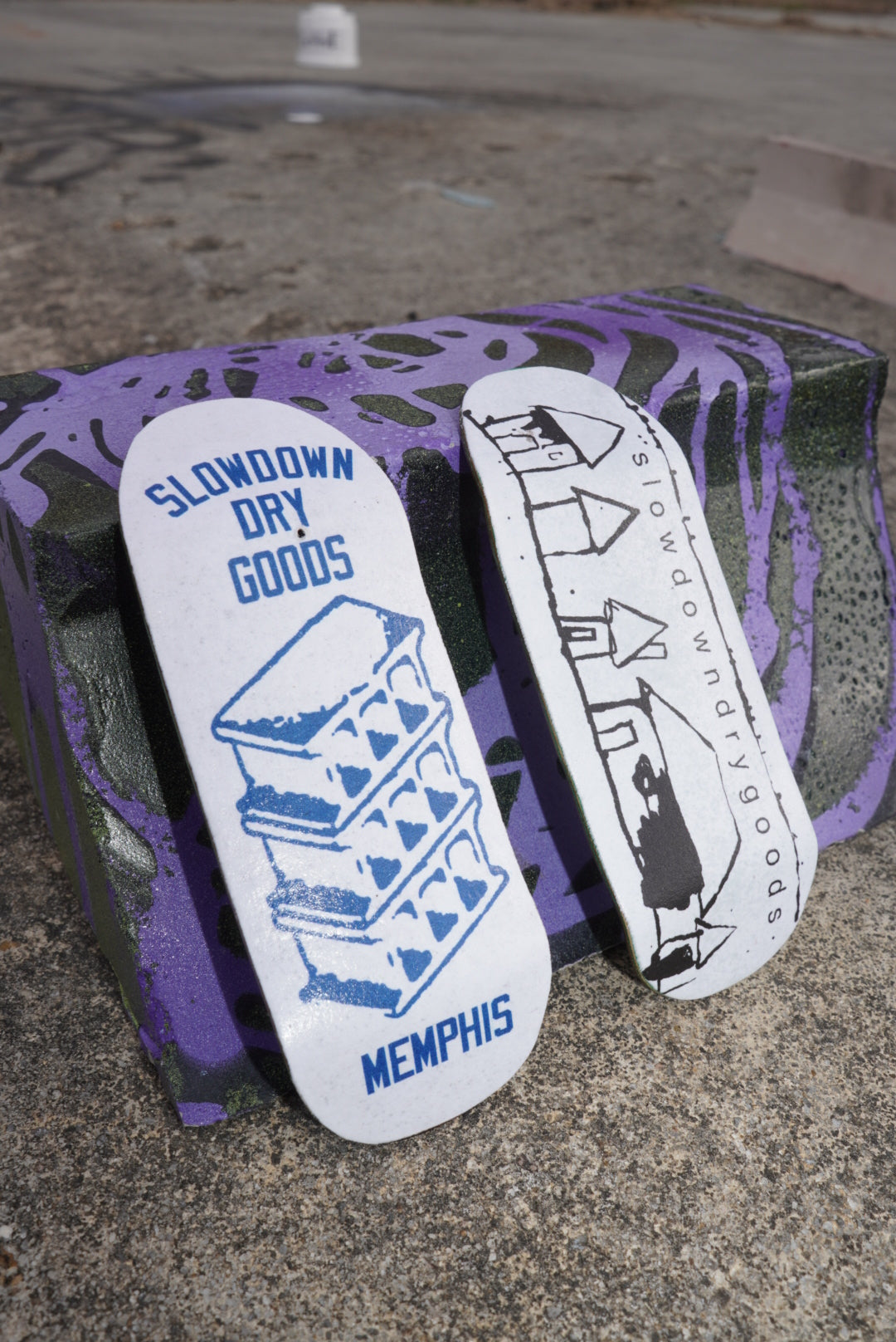 Neighborhood Doodle Slowdown Fingerboard