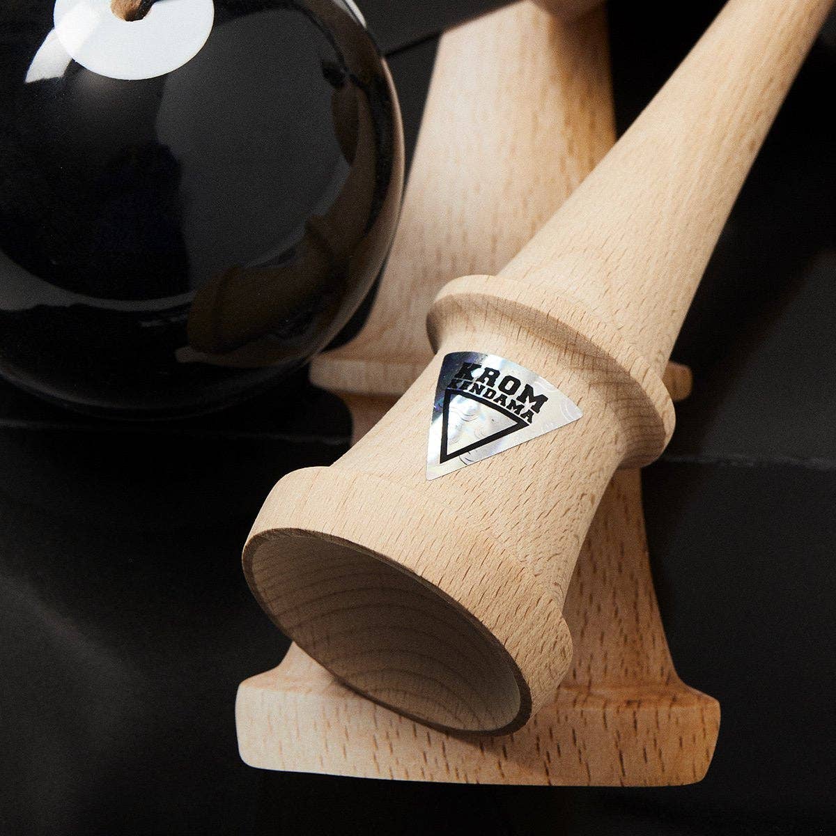 KROM · POP LOL BLACK · KENDAMA